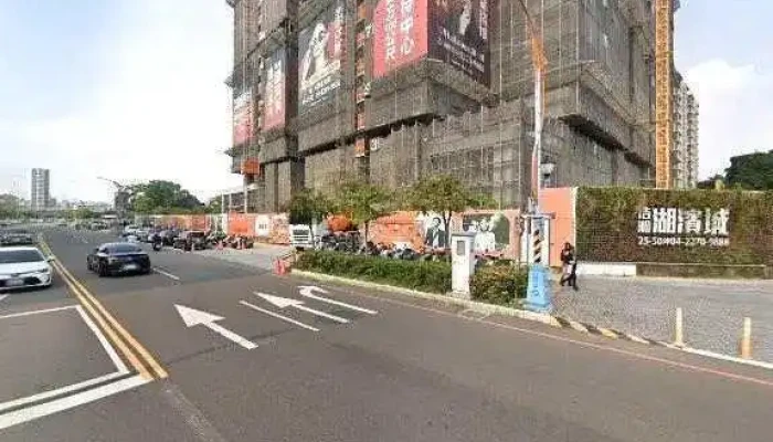 23Qu LalaportTai Zhong Dian Jie Jing He 360 Du Quan Jing Zhao - Taichung City, East District