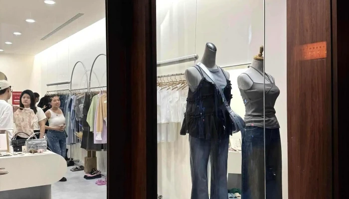 6une Studio Fu Shi 服装店 - Taichung City, West District