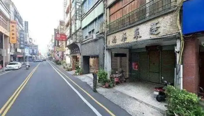 Ai Yi Nan Shi Xue Sheng Fu Shang Xing Jie Jing He 360 Du Quan Jing Zhao - Yilan County, Luodong Township