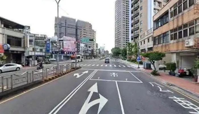 Di Guo Fu Shi Quan Bu - Taichung City, North District