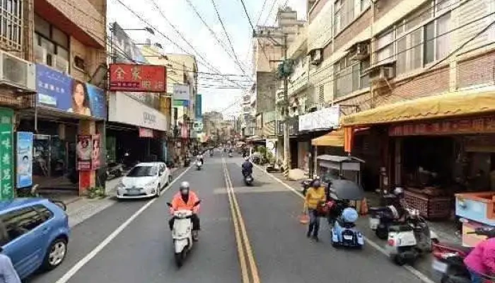 Di Guo Ou Mei Jing Pin Fu Shi Quan Bu - Changhua County, Lukang Township