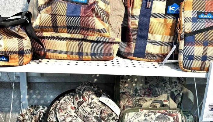 Hua Xin Hu Wai Xiu Xian Fu Shi Huaxin Outdoor Casual Clothing Quan Bu - Changhua County, Changhua City