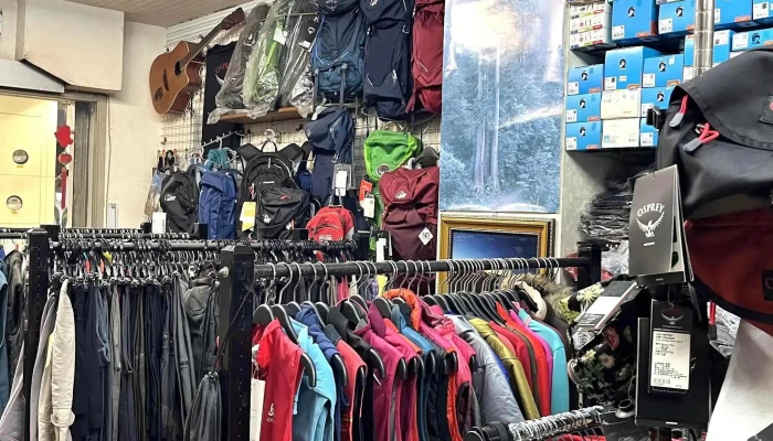 Hua Xin Hu Wai Xiu Xian Fu Shi Huaxin Outdoor Casual Clothing 运动服商店 - Changhua County, Changhua City