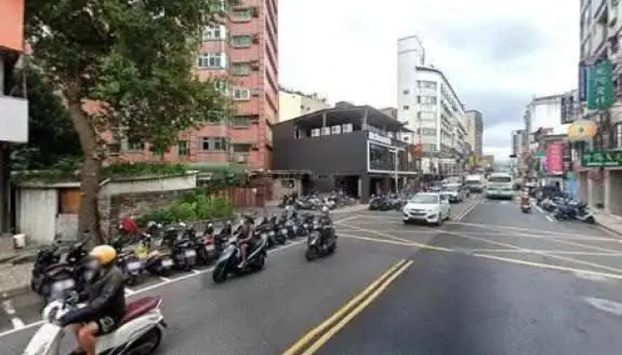 Jia Le Fu Chao Shi Ban Qiao Zhong Zheng Dian Jie Jing He 360 Du Quan Jing Zhao - New Taipei City, Banqiao District