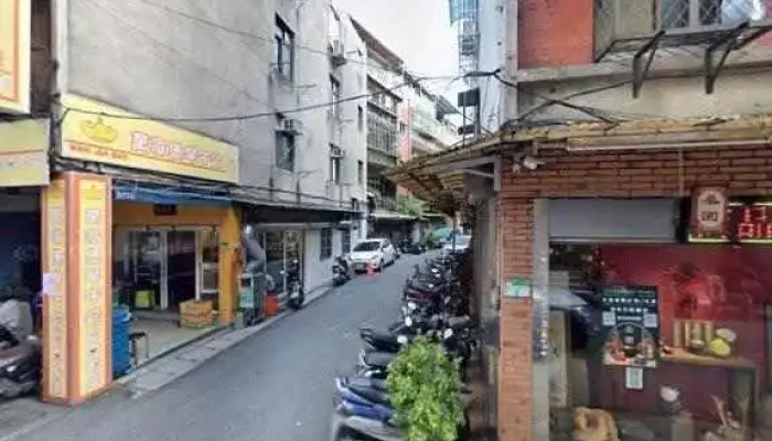 Jia Le Fu Chao Shi Tai Bei Mo Da Dian Jie Jing He 360 Du Quan Jing Zhao - Taipei City, Wanhua District