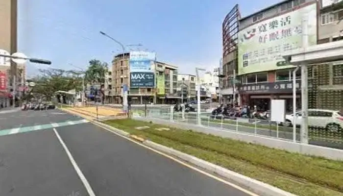 Jia Le Fu Ding Shan Dian Carrefour Ding Shan Store Jie Jing He 360 Du Quan Jing Zhao - Kaohsiung City, Sanmin District