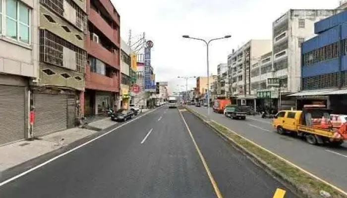 Jian Tai Wu Jin Bai Huo Bian Li Dian  Zhang Shui Dian Jie Jing He 360 Du Quan Jing Zhao - Changhua County, Changhua City