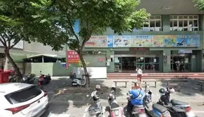 Li Ying Fang  Yi Lan Men Shi Jie Jing He 360 Du Quan Jing Zhao - Yilan County, Yilan City