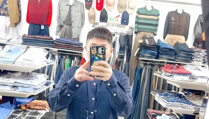 Mei Gong Zi Nan Shi Jing Pin Ming Dian S Jia Da Chi Ma 64Yao Tang Zhuang 服装店 - Taichung City, Central District