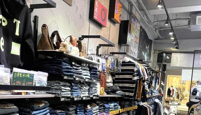 Niu Xiong Mei Niu Zi Fu Shi 服装店 - Changhua County, Yuanlin City