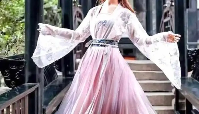 Qian Nian Zhi Lian  Han Fu Tai Wan   Tuan Ti Fu Biao Yan Fu Ban Fu Pi Fa Ling Shou Fu Shi - Changhua County, Xihu Township