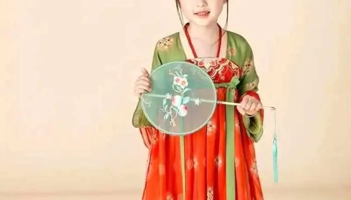 Qian Nian Zhi Lian  Han Fu Tai Wan   Tuan Ti Fu Biao Yan Fu Ban Fu Pi Fa Ling Shou Nei Bu - Changhua County, Xihu Township