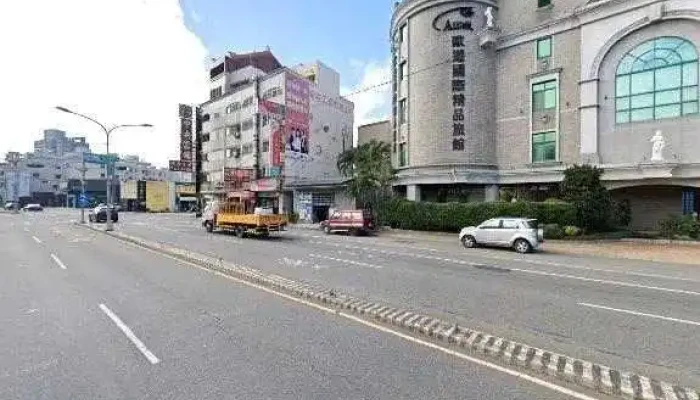 Qiao Fu Sheng Xian Chao Shi Jie Jing He 360 Du Quan Jing Zhao - Changhua County, Changhua City