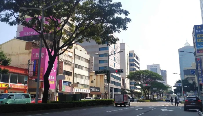 Quan Lian Fu Li Zhong Xin Tai Nan Yu Nong Dian 折扣超市 - Tainan City, East District