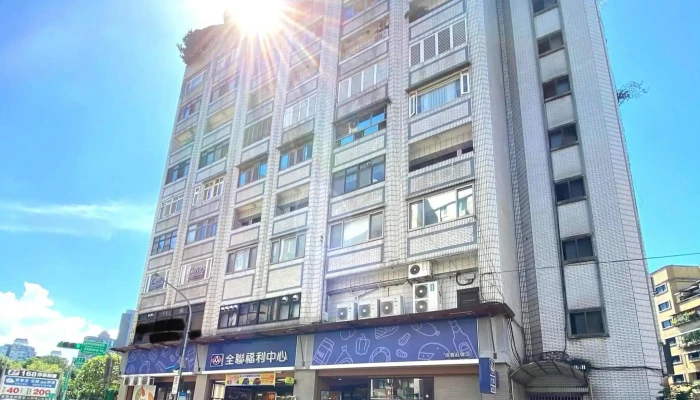 Quan Lian Fu Li Zhong Xin Xin Yi Zhuang Jing Dian 立即開放 - Taipei City, Xinyi District