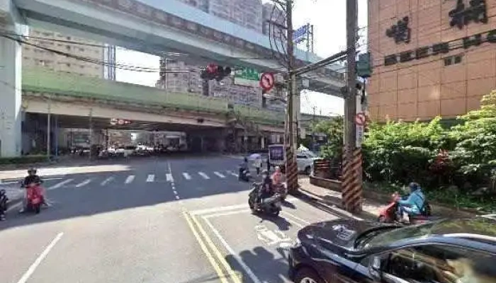 Quan Lian Fu Li Zhong Xin Pxmart Ban Qiao Chang Jiang Dian Jie Jing He 360 Du Quan Jing Zhao - New Taipei City, Banqiao District