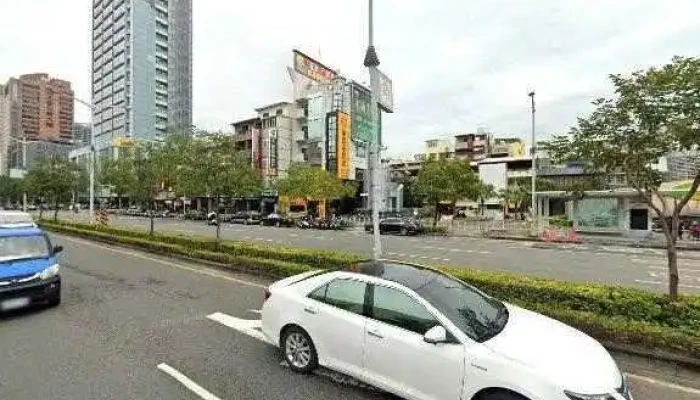 Quan Lian Fu Li Zhong Xin Pxmart San Min Bo Ai Yi Dian Jie Jing He 360 Du Quan Jing Zhao - Kaohsiung City, Sanmin District