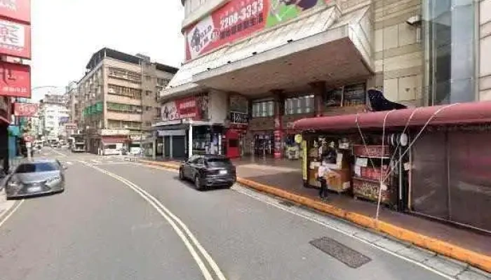 Quan Lian Fu Li Zhong Xin Pxmart Xin Zhuang Hong Jin Bao Dian Jie Jing He 360 Du Quan Jing Zhao - New Taipei City, Xinzhuang District