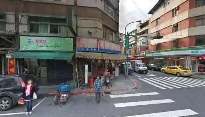 Quan Lian Fu Li Zhong Xin Pxmart Zhong Shan De Hui Jie Jing He 360 Du Quan Jing Zhao - Taipei City, Zhongshan District