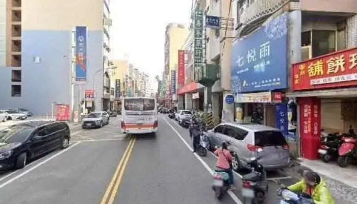 Xin Qi Xue Sheng Zhi Fu Zhuan Mai Dian Jie Jing He 360 Du Quan Jing Zhao - Changhua County, Changhua City