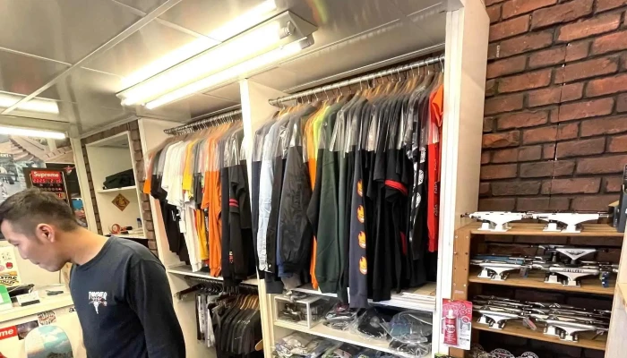 Xing Chen Hua Ban Fu Shi Dian Stardust Skate Shop 照片 - Pingtung County, Pingtung City