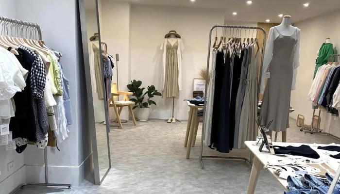 Chun33Tai Zhong Yi Zhong Men Shi 服装店 - Taichung City, North District