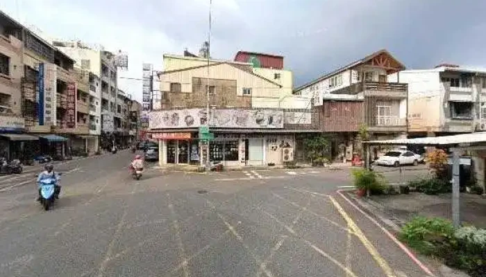 Omoomo -    Dou Liu Nu Zhuang Dou Liu Fu Shi Jie Jing He 360 Du Quan Jing Zhao - Yunlin County, Douliu City