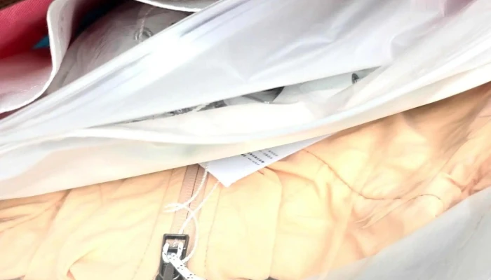 Plain -  Me Tai Zhong Yi Zhong Zhi Ying Dian 服装店 - Taichung City, North District