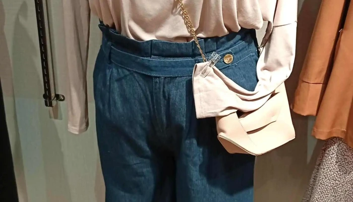 Poly Lulu Zhong Da Chi Ma Ping Dong Huan Qiu Dian 加大码服装专卖店 - Pingtung County, Pingtung City