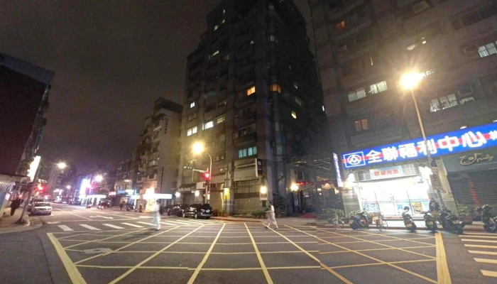 Px Mart Xinyi Linkou Store -  Jie Jing He 360 Du Quan Jing Zhao - Taipei City, Xinyi District