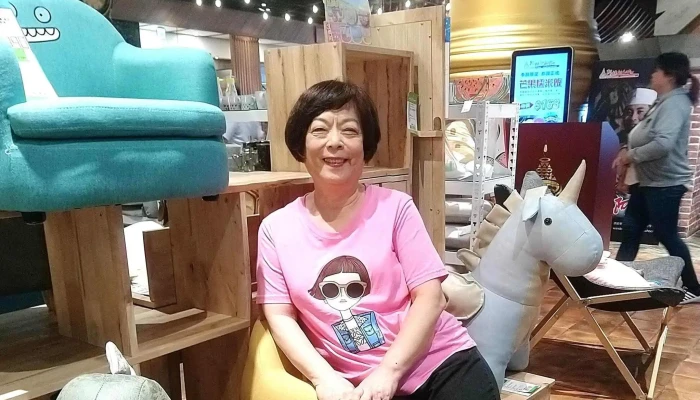 Queen Shop Tai Zhong Wen Xin Men Shi 號碼 - Taichung City, Nantun District