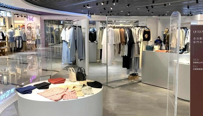Queen Shop Tai Zhong Xin Shi Dai Men Shi 價格 - Taichung City, East District