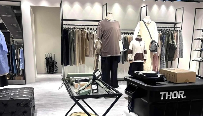 Queen Shop Tai Zhong Xin Shi Dai Men Shi 時間表 - Taichung City, East District