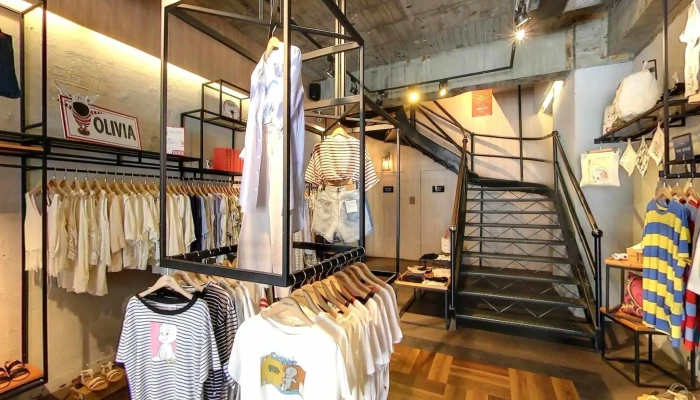 Queen Shop Tai Zhong Yi Zhong Jie Jing He 360 Du Quan Jing Zhao - Taichung City, North District