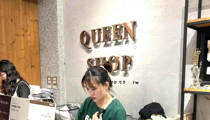 Queen Shop Tai Zhong Yi Zhong 位置 - Taichung City, North District