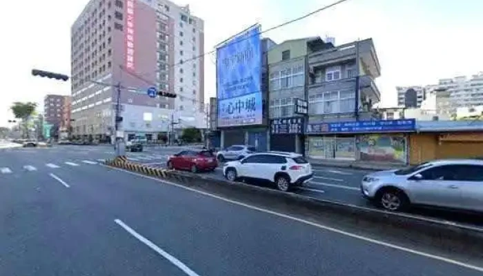 R7 -  Mart Miaoli Toufen Branch Jie Jing He 360 Du Quan Jing Zhao - Miaoli County, Toufen City