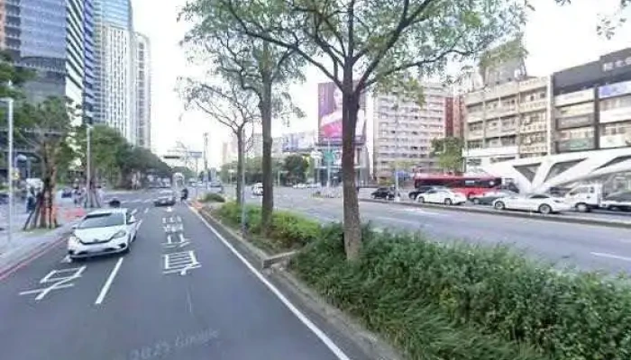 Sandro Skm Taichung Zhonggang Store -  Jie Jing He 360 Du Quan Jing Zhao - Taichung City, Xitun District
