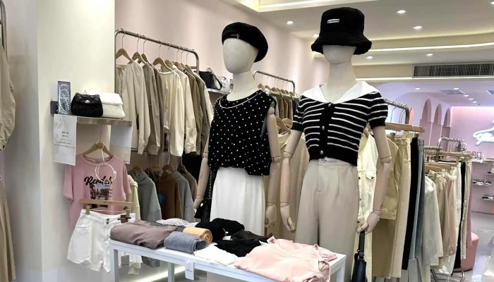 TomorrowFu Shi 女装店 - Changhua County, Yuanlin City