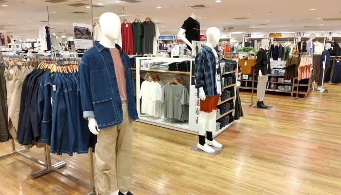 Uniqlo Jia Le Fu Nan Tou Dian Nei Bu - Nantou County, Nantou City