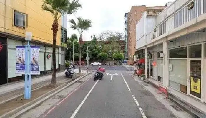Uniqlo Ping Dong Huan Qiu Dian Jie Jing He 360 Du Quan Jing Zhao - Pingtung County, Pingtung City