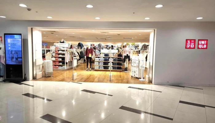 Uniqlo Tai Zhong Da Lu Ge Xin Shi Dai Gou Wu Zhong Xin Dian Nei Bu - Taichung City, East District