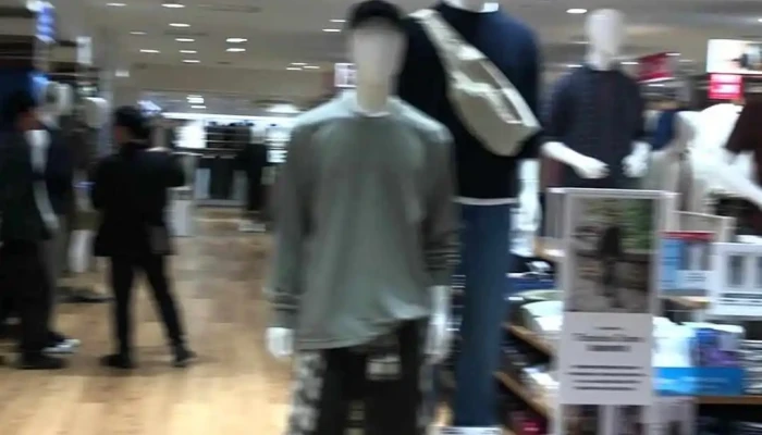 Uniqlo Tai Zhong Guang San SogoBai Huo Dian Nei Bu - Taichung City, West District