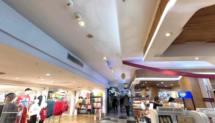 Uniqlo Tai Zhong Zhong You Bai Huo Dian Jie Jing He 360 Du Quan Jing Zhao - Taichung City, North District