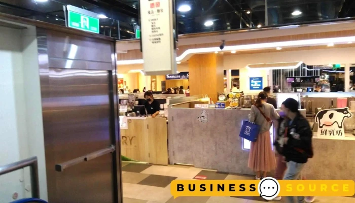 Uniqlo Tai Zhong Zhong You Bai Huo Dian Nei Bu - Taichung City, North District