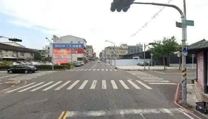 White122Bai Se Shi Shang Fu Shi Jie Jing He 360 Du Quan Jing Zhao - Pingtung County, Pingtung City