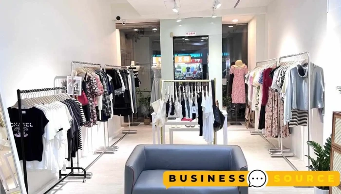 Xinh Shop Fu Shi Dian Shang Jia Shang Chuan - Taichung City, Central District