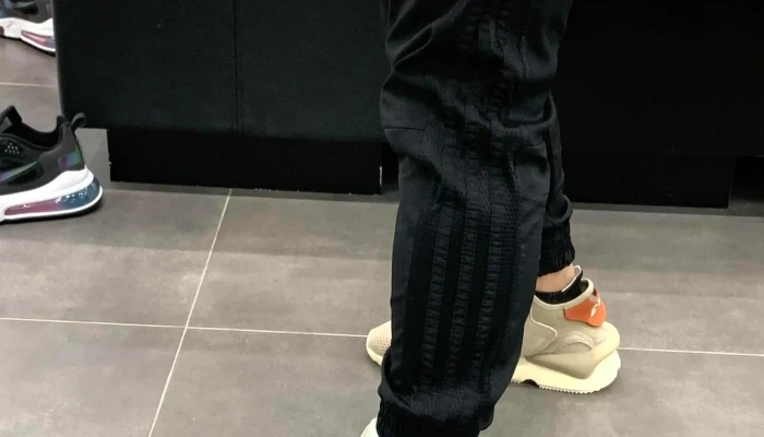 Y -  3 Topcity Tai Zhong Da Y - uan Bai 精品店 - Taichung City, Xitun District