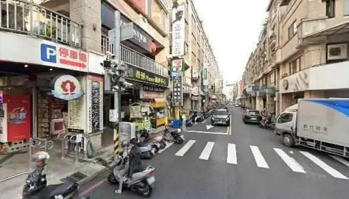 YatouRi Xi Fu Shi Dian Zheng Que Ying Ye Shi Jian Qing Kan FbFen Si Ye Jie Jing He 360 Du Quan Jing Zhao - Taichung City, North District