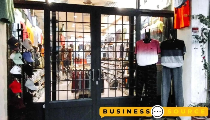 雅族男饰服装店 - Nantou County, Puli Township
